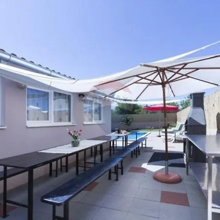 Apartments Cvek 3 *