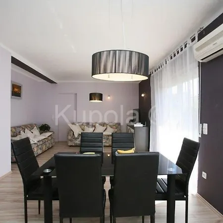Apartments Cvek 3 Guest house